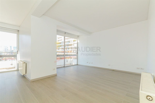 Departamento En Venta De 2 Dorm. En Las Condes