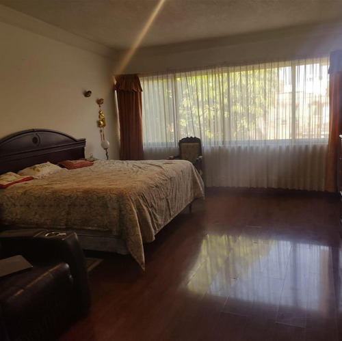 Casa En Desniveles De 3 Pisos, Hacienda Ojo De Agua Sup. 525 Mts