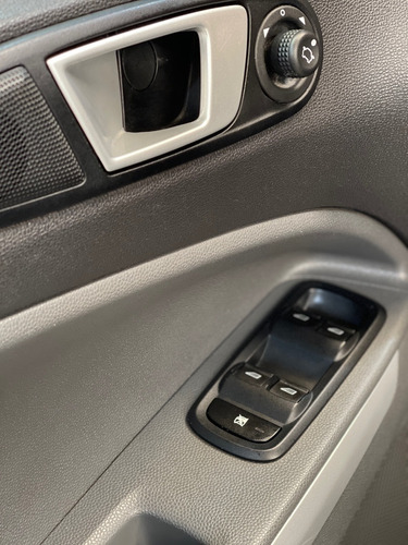 Imagen 12 de 16 de Ford Ecosport Freestyle 1.6 Gnc 5ta