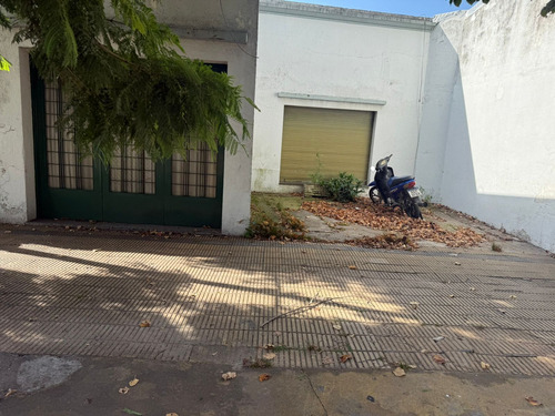 Casa A Reciclar En Venta 123 E/ 6 Bis Y 7