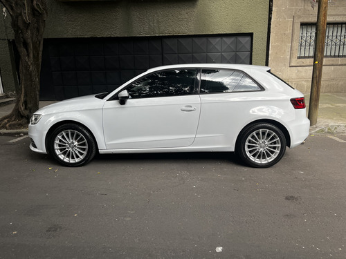 Audi A3 1.8 Sedán Ambiente At