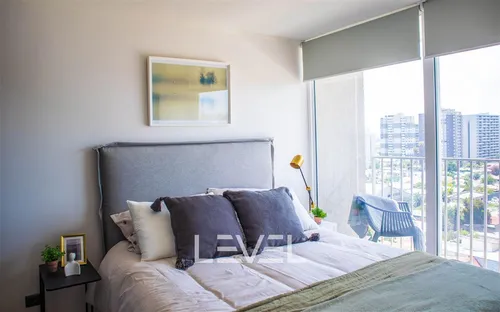 Departamento En Esmeralda. Vista Sur. Piso 2. Metro Ovalle