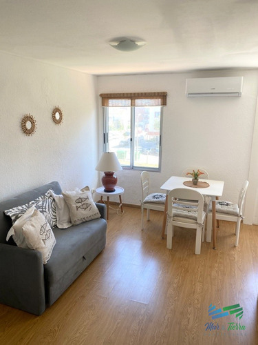 Alquilo Anual Apartamento 1 Dormitorio En Penisula, Punta Del Este