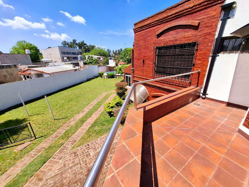 Casa 6 Ambientes Venta Gonzalez Catan Con Pileta