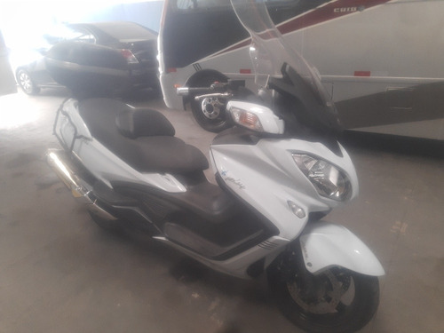 Imagem 1 de 5 de Suzuki Burgman 650 Executiv