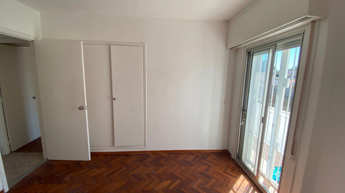 Imagen 10 de 12 de Venta De Apartamento 2 Dormitorios Sobre Rambla De Malvin