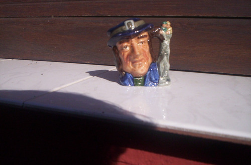 Excelente Jarra Royal Doulton Gulliver (miniatura)porcelana 