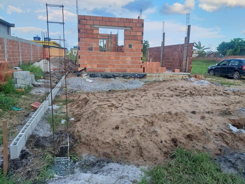 Imagem 5 de 6 de Casas Em Unamar!