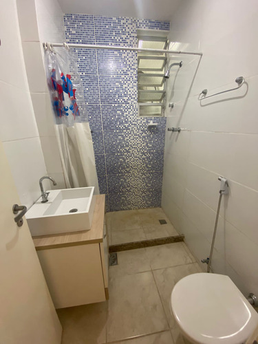 Imagem 10 de 17 de Apartamento Para Alugar Na Rua Bulhões De Carvalho, Copacabana, Rio De Janeiro - Rj - Liv-23056
