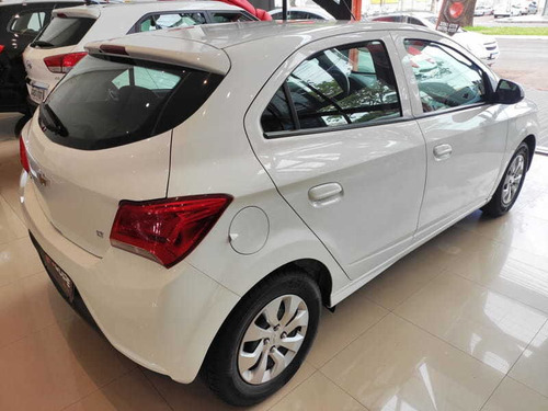 Imagem 4 de 15 de Chevrolet Onix 1.0 Mt Lt