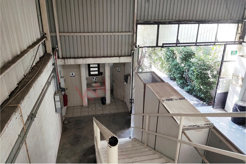 Bodega En Venta En Santa Rosa Jauregui A Solo 50 Metros De Paseo De La República