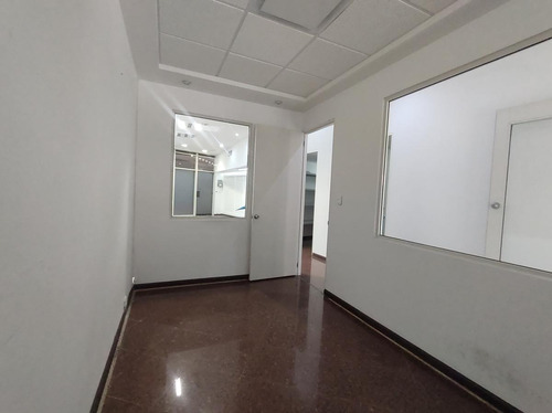 Imagen 12 de 22 de Oficina En Renta Torre Kyo Gomez Morin San Pedro Garza Garcia Planta Baja