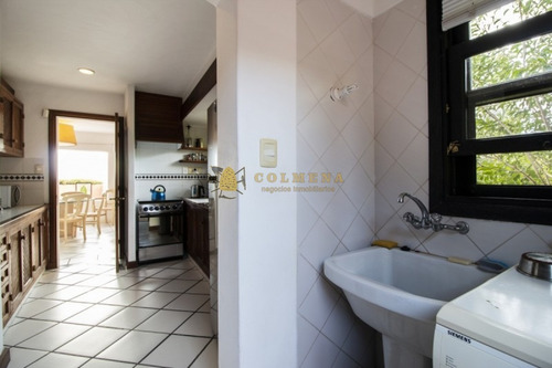Casa De 3 Dormitorios En Complejo Privado Con Muy Buenos Servicios Y Muy Buena Vista Al Mar. Consulte!!!!!!!!!- Ref: 2337