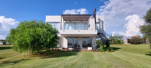 Imagen 23 de 29 de Casa Con Piscina En El Barrio Cerrado Agua Vista: 3 Habitaciones Y 3 Baños.