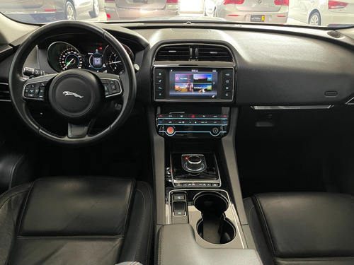 Imagen 6 de 12 de Jaguar F - Pace