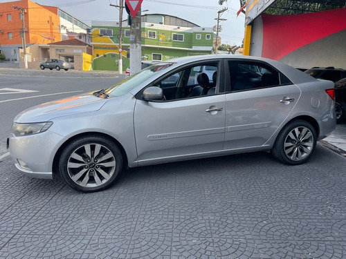 Imagem 4 de 9 de Kia Cerato 1.6 Sx3 16v 2011