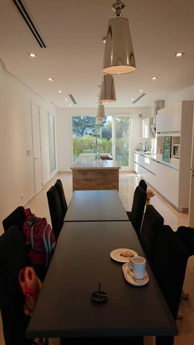 Casa En Venta Ubicado En El Golf, Nordelta