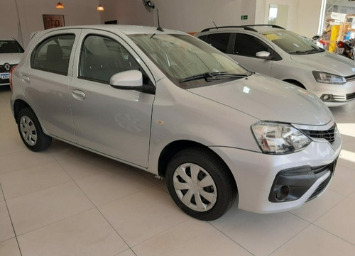 Imagem 2 de 9 de Toyota Etios 1.3