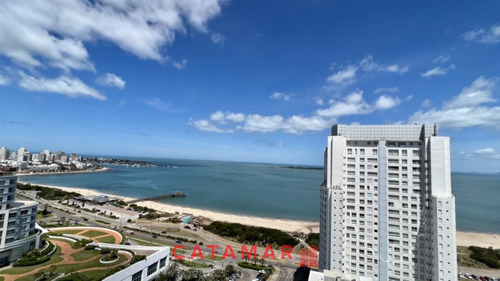 Departamento Dos Dormitorios Dos Baños En Suite Season Tower Playa Mansa Punta Del Este