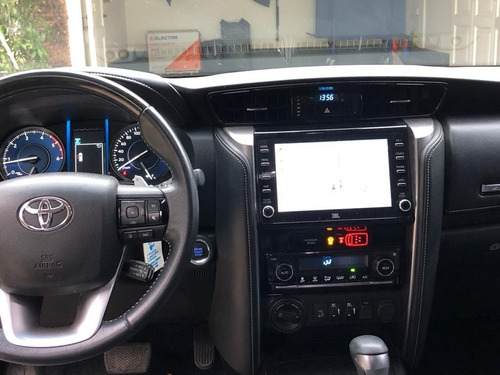 Imagen 4 de 7 de Toyota Sw4 2.8 Srx 177 Cv 4x4 7as At