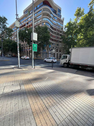 Oportunidad Estacionamiento En Excelente Ubicación