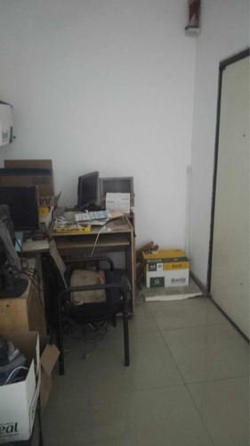 Alquiler Local Comercial En Primer Piso Morón Centro