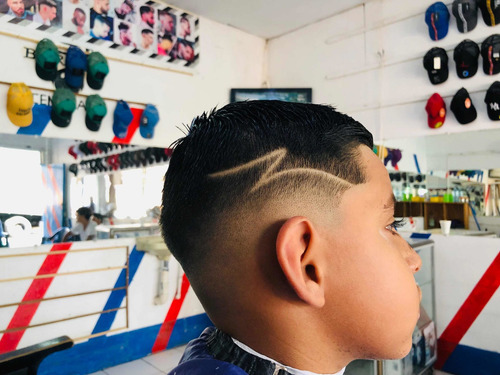 Imagen 4 de 5 de Se Busca Trabajo En Barbería Algunas Fotos De Mis Cortes!!