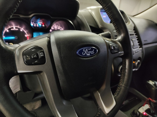 Imagen 12 de 15 de Ford Ranger 2 Dc 4x4 Ltd At 3.2 Dsl2015