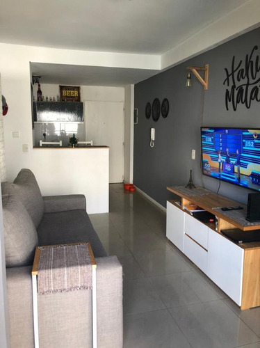 Hermoso Ambiente Y Medio Con Pileta
