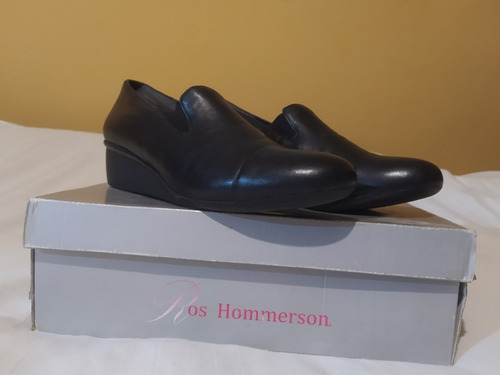 Zapatos De Mujer Mocasín Marca Ros Hommerson En Stock.