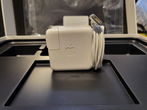 Macbook Air Plata 13.3 Mod A1466 - Impecable (Usado)