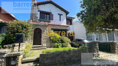 Chalet De Estilo Marplatense - Playa Grande