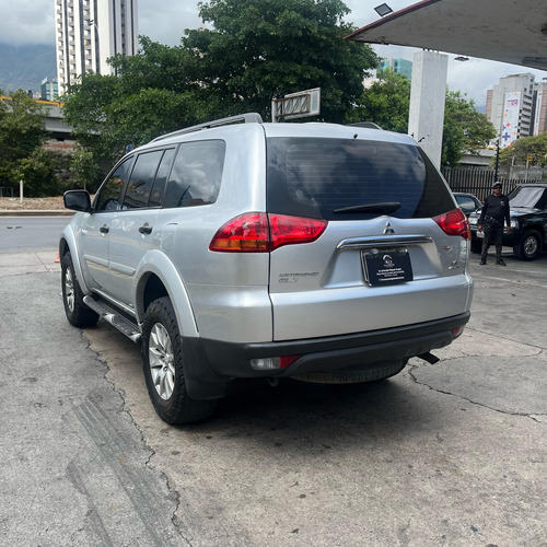 Mitsubishi Montero Glx 2015