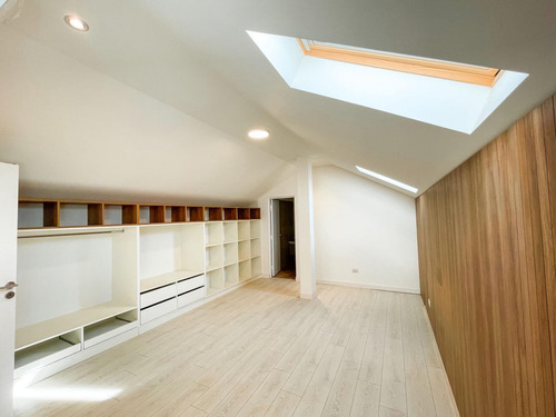 Casa En Venta - 4 Dormitorios 3 Baños - Cochera - 302,40mts2 - Mar Del Plata