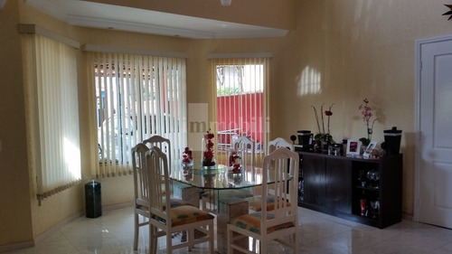 Imagem 2 de 15 de Ótima Casa Em Condomínio Bem Localizado - Gv19794