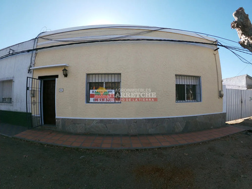 Casa En Canelones, 2 Dormitorios, Fondo, Parrillero.