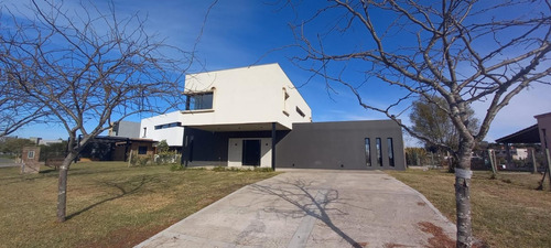 Imagen 1 de 24 de Casa En Venta El Canton
