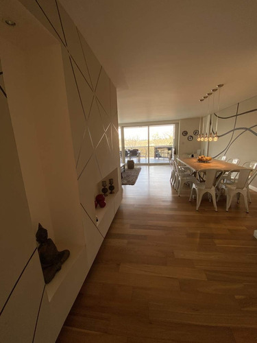 Imagen 2 de 28 de Dpto. En Venta. Chateau Village. 3 Dorm. En Suite Y Dpcia Servicio