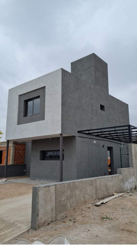 Imagen 12 de 19 de Docta Casa En Venta 3dormitorios-250m2