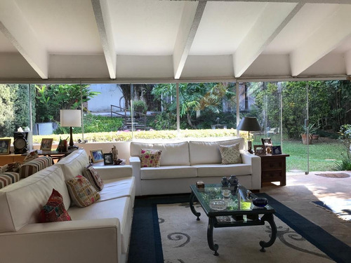 Casa 4 Dormitórios, Sendo 2 Suites, 4 Vagas, Lareira, Jardim, Piscina, No Jardim Guedala. - 10356