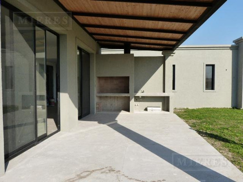 Casa En Venta En El Barrio San Matias Area 1 A La Laguna!!