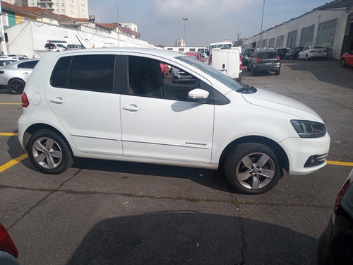 Imagem 4 de 12 de Volkswagen Fox 2018 1.6 Comfortline Total Flex 5p