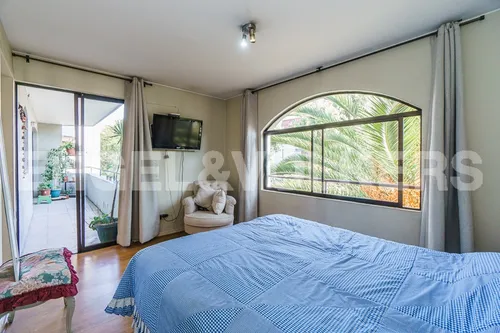 Vende- Departamento Muy Luminoso, Sin Ascensor