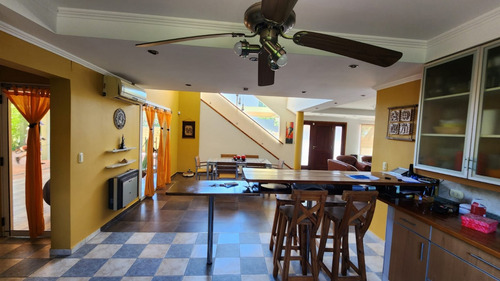 Venta Hermosa Quinta De 5 Ambientes, Barrio Parque La Celia, Ezeiza