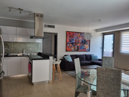 Venta De Moderno Apto En Calle Arismendi De Lecheria