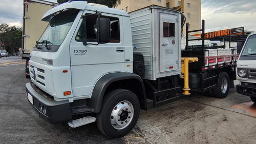 Volkswagen 13-190 Modelo 2014 Com Munck