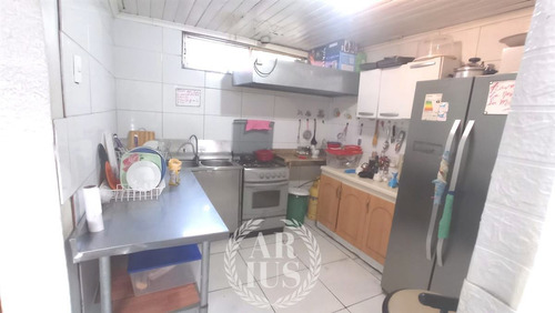 Casa En Venta De 3 Dorm 1 Baño En Estación Central
