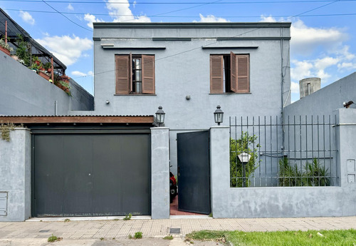 Suipacha 2800 - Casa De 3 Dormitorios En Venta Con Pileta - Rosario, Parque Casado