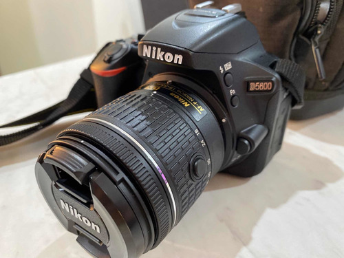 Nikon Camara Reflex D5600 Con Lente Af-p Dx 18-55mm F/3.5