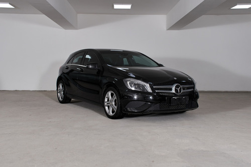 Imagen 7 de 15 de Mercedes Benz 2014 A 200 Blueefficiency Urban L/13